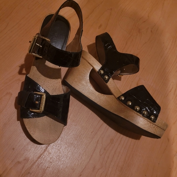 Michael Kors platform sandals, size 6.5 - Picture 2 of 6